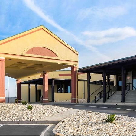 Suburban Studios Macon Exteriér fotografie