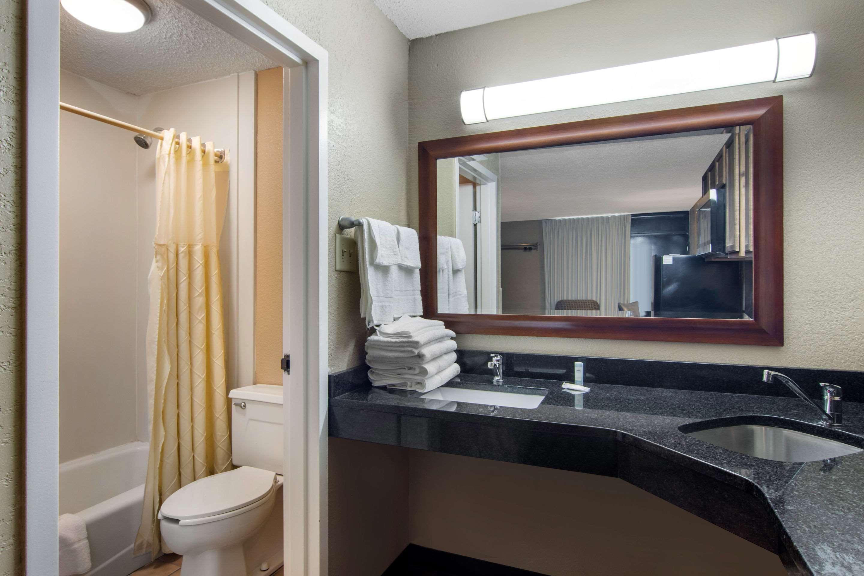 Suburban Studios Macon Exteriér fotografie