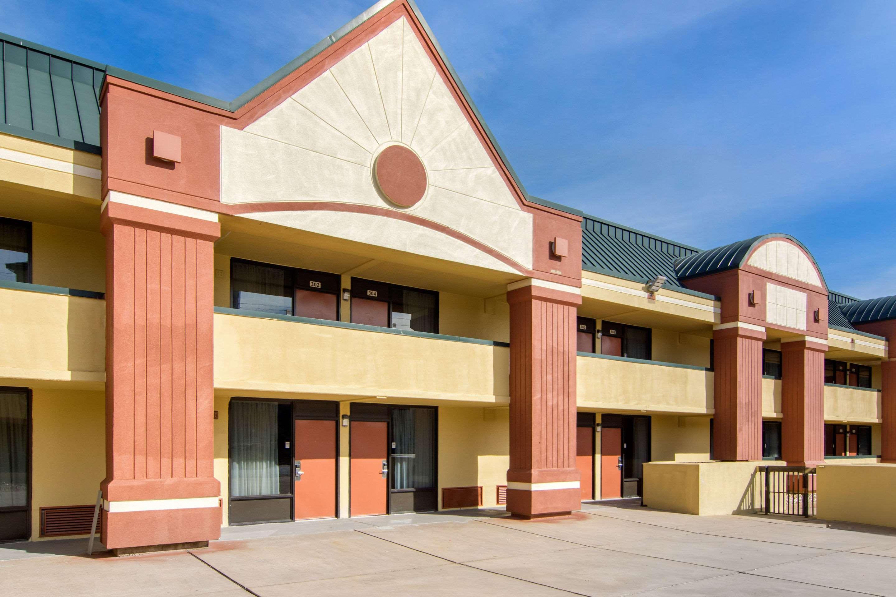 Suburban Studios Macon Exteriér fotografie